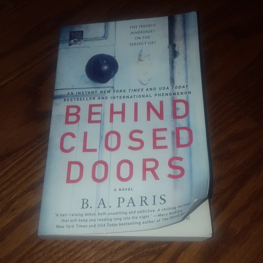 NY TIMES BESTSELLER BOOK